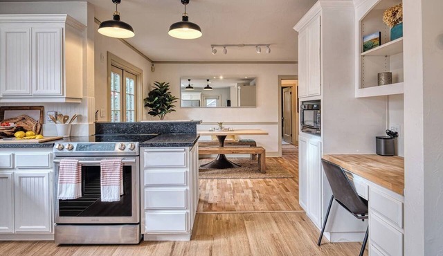 5 Bedroom, 3 Bath House! With Brand New Hot Tub! in Eugene