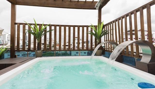 8-Bedroom Penthouse with Private Jacuzzi & Rooftop