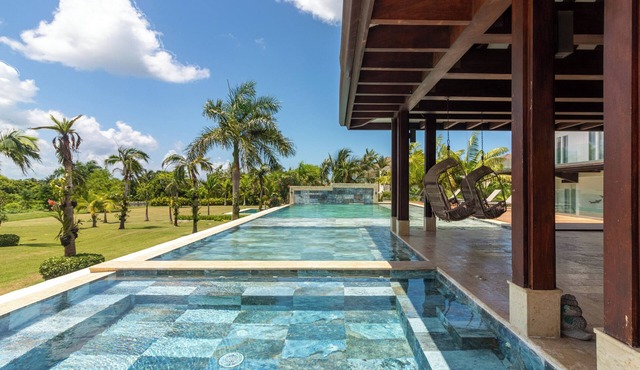 9Min from the Beach Villa w/Golf Course View