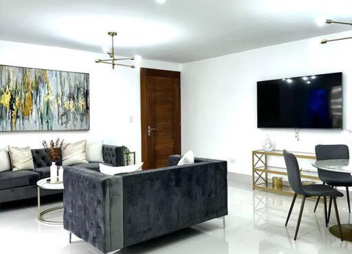 AC, Wifi, Gym, Pool, Parking, Sec. Guards 24 hrs.