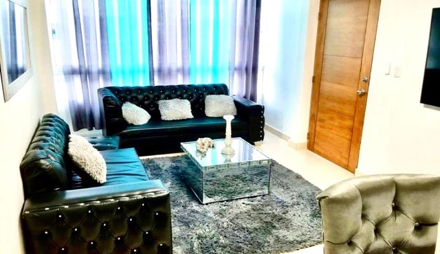 Acogedor apartment , seguridad las 24 horas , Cibao International Airport 8 minutos, Centro de Santiago 10 Minutos , Tamboril la capital mundial del cigarro 10 minutos
