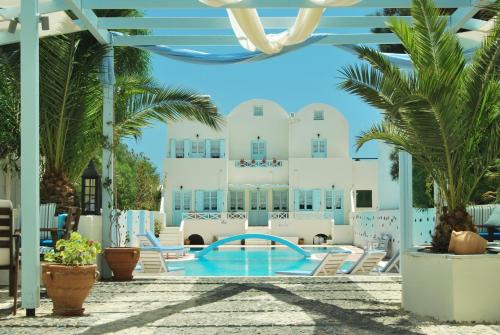 Aeolis Santorini in Perissa