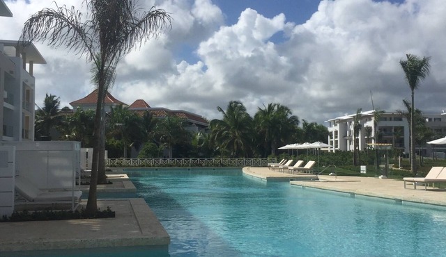 Alll inclusive 4 stars resorts walking distance to the beach fine dining