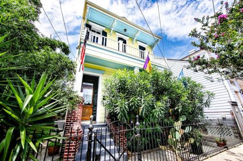 ALT DO NOT USE Ursulines Historic Creole Mansion Steps to QTR Historic Getaways W Pool in New Orleans