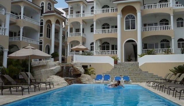 Amazing Ocean and Pool view, lots of openings for Spring and Summer Bookings