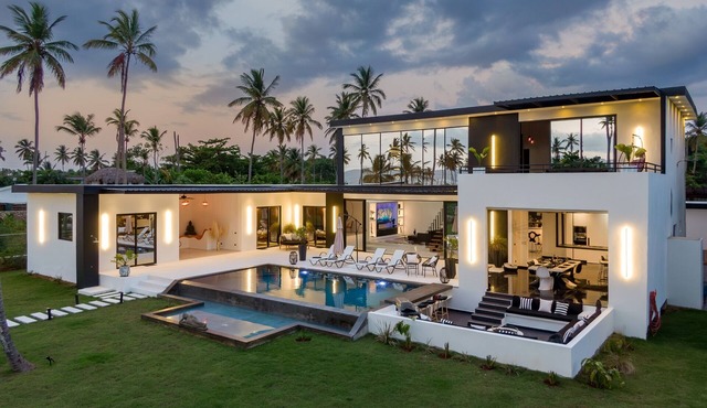 Amazing Villa with the exceptional sea view. n1mn walk Playa Aserradero