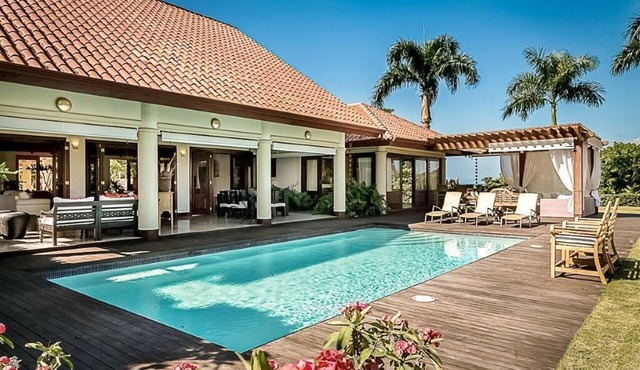 Amazing Villa with golf view
