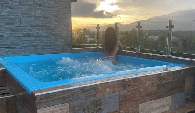 Apartment with jacuzzi