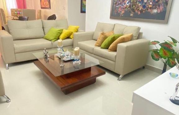 Apartamento cómodo, amplio, con patio, un lugar de bendición