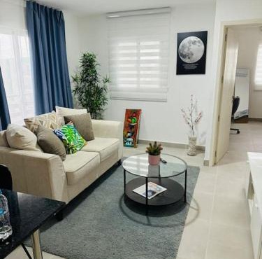 Apartamento cerca de todo