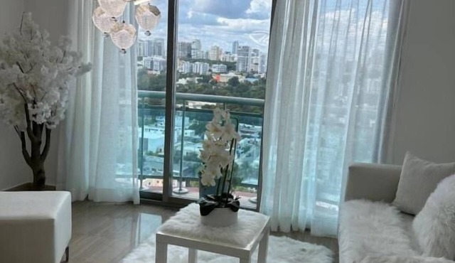 Apartamento con Vista mar y la Ciudad La Gloria Malecón Santo Domingo