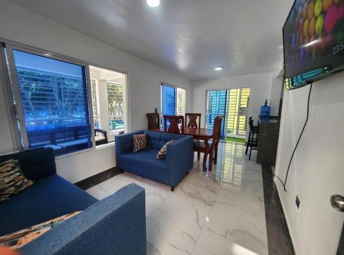 Apartment in front of beach, AC, Wifi, Hot Water