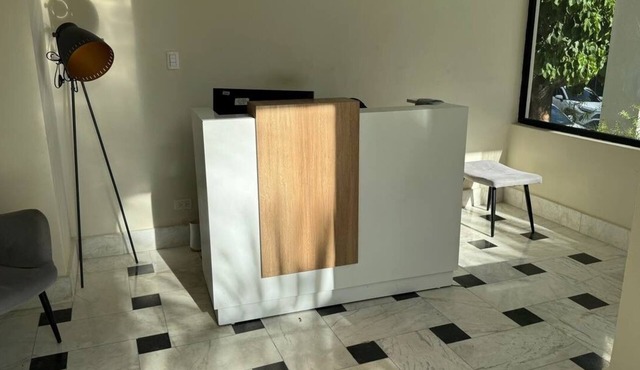 Apartment in the heart of the city 2 mint from the best malls and restaurants.