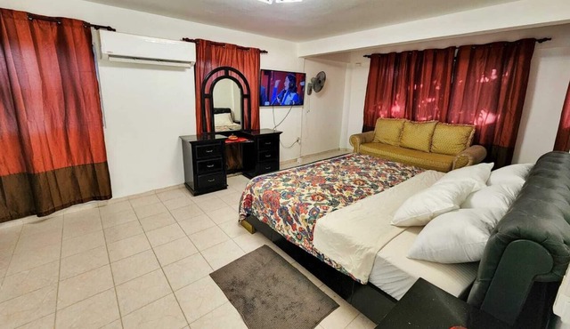Apartment with 3 bedrooms and 2 bathrooms Close to the airport