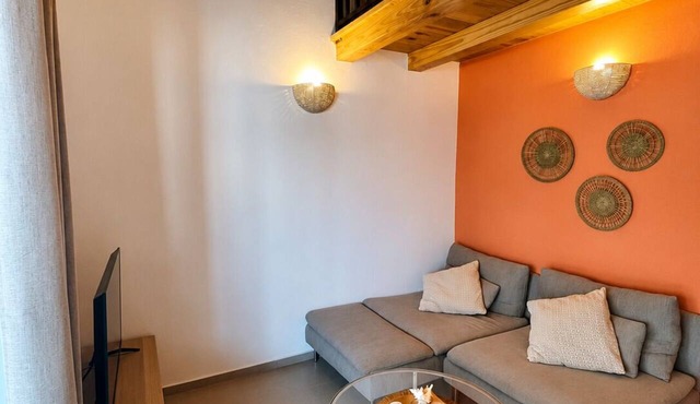 Bayahine Downtown Duplex & 5-minute walk to Bayahibe Beach with a pool