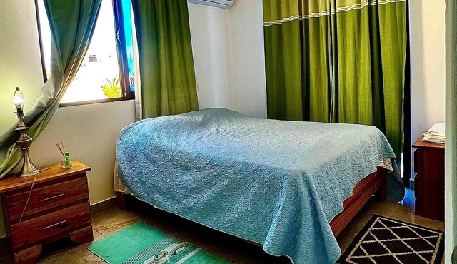 Beach accommodation for 2 with beautiful views