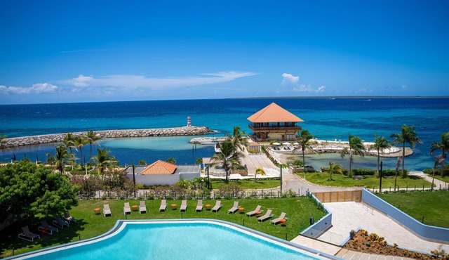 Beach Getaway w/Pool, Balcony | Steps from Caleta Beach