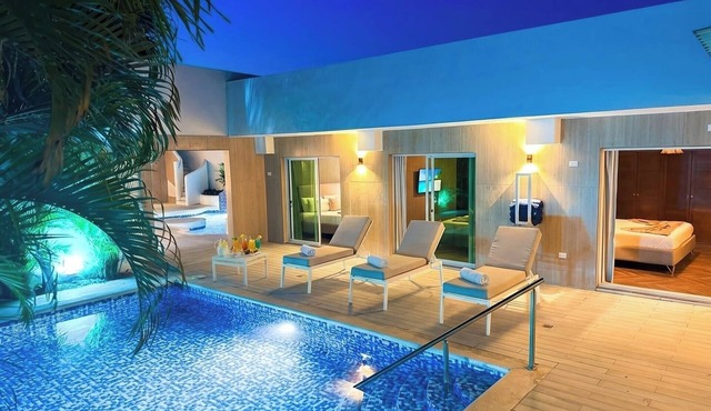 Beach Villa | 6 BR | 2 Private Pools | Daily Maid