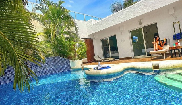 Beach Villa Azure with Jacuzzi and private Pool