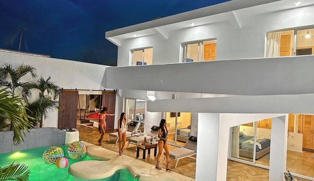 Beach Villa for 18 Guests –2 Pools, Jacuzzi and Maid