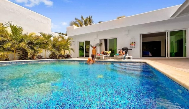 Beach VILLA★PALMA with private Pool, BBQ and Maid