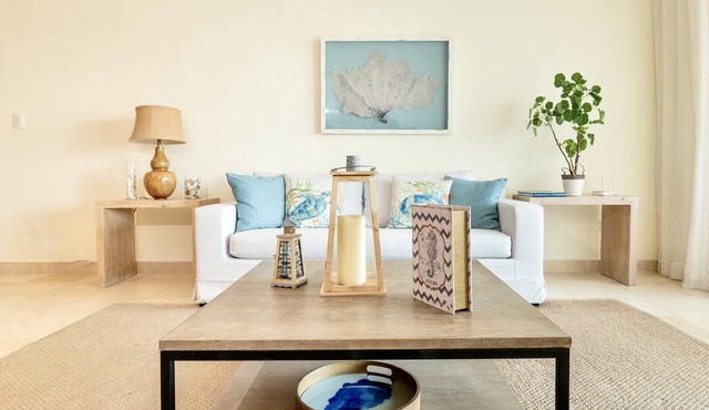 Beachfront Lux condo w/private terrace