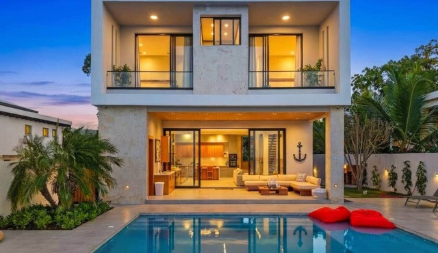 Beachfront Modern Villa with Pool | Azure