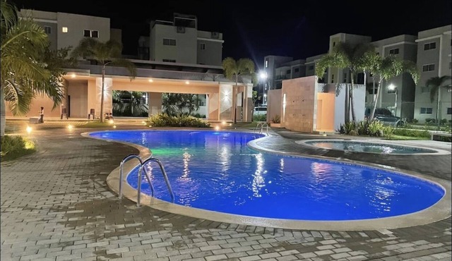 Beautiful warm condo with pool