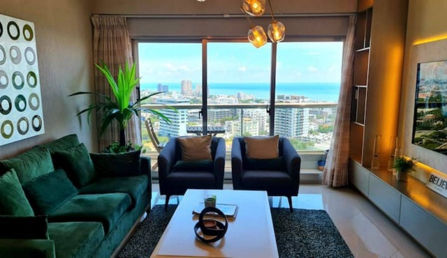 Beautiful and luxurious apartment, sea view, 2 rooms.