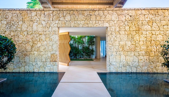 Beautiful Casa Campo Italian designed luxurious 6 bedroom villa & golf/sea views