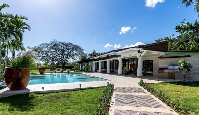 Beautiful & Comfortable 5Bdr Villa CDC/Pool, BBQ