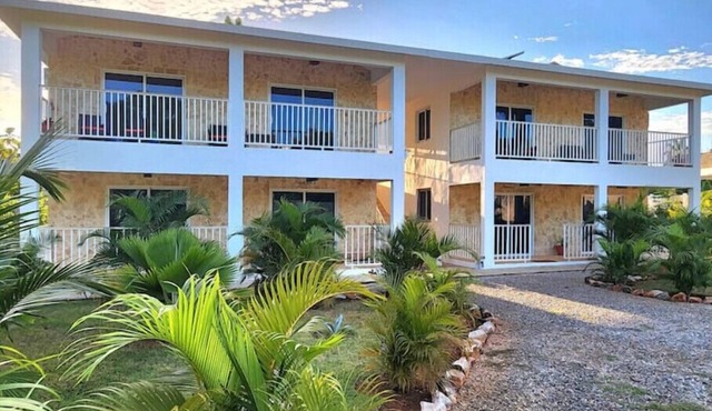 Bella Villa large apart for 4 with pool, jacuzzi @ 5 min walk to beach!
