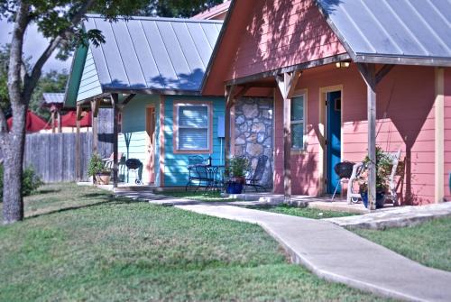 Blanco Riverside Cottages in Blanco