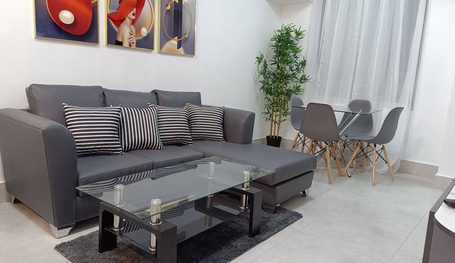 Boca del Mar III, apartment 411