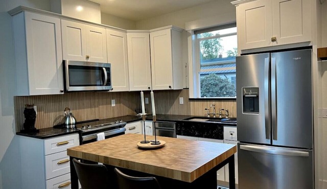 Brand New Custom Built Cottage in Downtown w/Pool in Salem