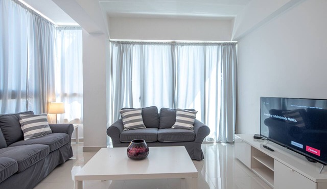 Brilliant Harmony Apt 7th FLR Pool*Gym in La Julia
