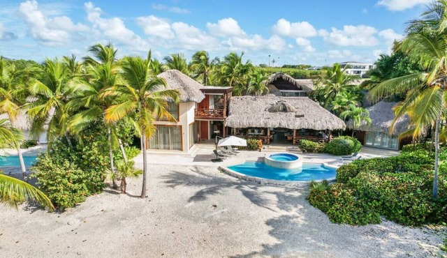Caleton 16: Golf & ocean view, full staff, pool, Jacuzzi & Eden Roc Beach Club