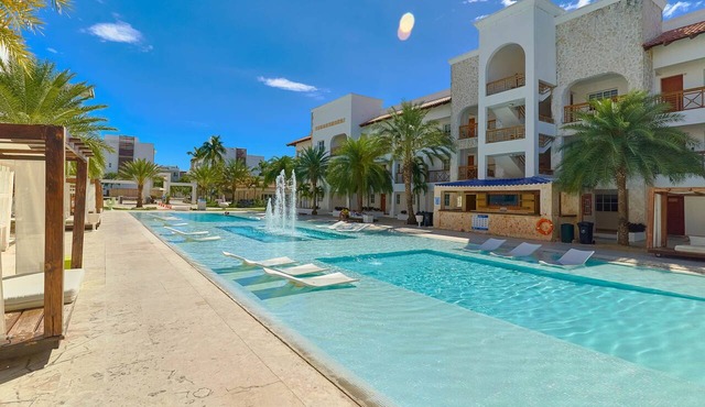 Cap Cana Condo Pool and Close to beach in Punta Cana