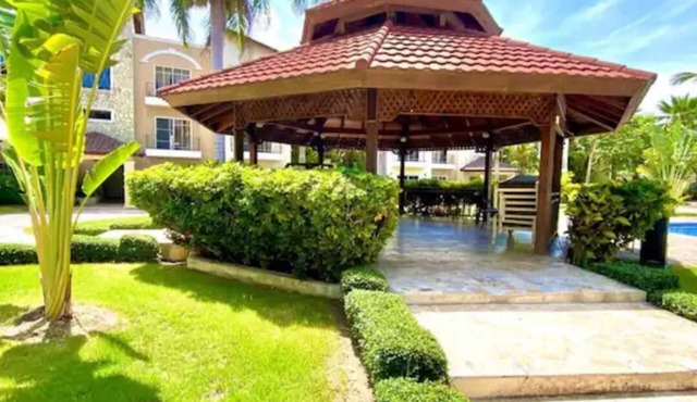 Carey Apartment in Carey Residential, White Sands, 5 Minutes from the Beach.