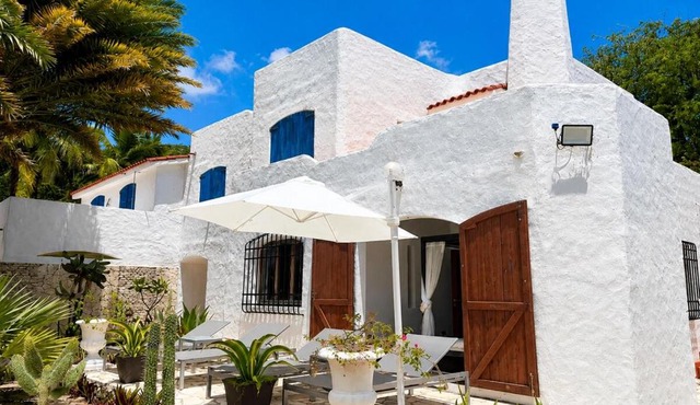 Casa Manarola Oceanfront Oasis & Pizza Cabin