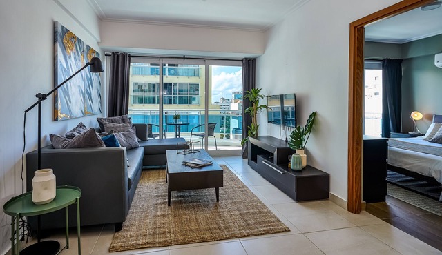 · Central Park Pent House | Near Agora Mall