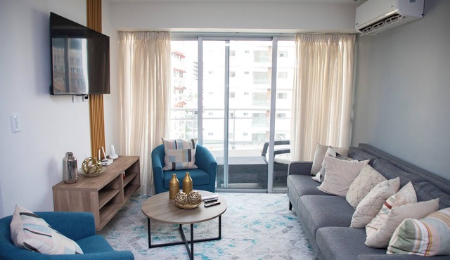 Charming 2-bedroom apartment in the Center of sunny Santo Domingo