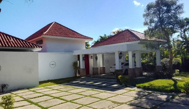 Charming 3-bedroom villa with AC, WiFi in brilliant Juan Dolio