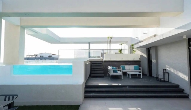Charming and Elegant 2BR Apt W/Pool, BBQ, and rooftop