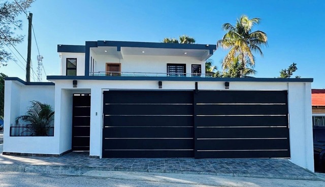 Charming El Cercado Villa - Spacious Modern 3BR with AC- Family Friendly