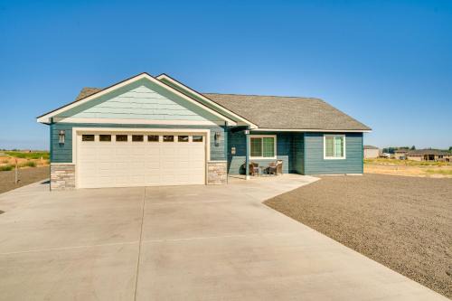 Charming Home ~ Half-Mi to Potholes State Park in Othello
