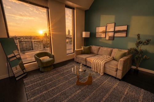 Chic Westown 3BR with Balcony - 5 min to Public Market in Milwaukee