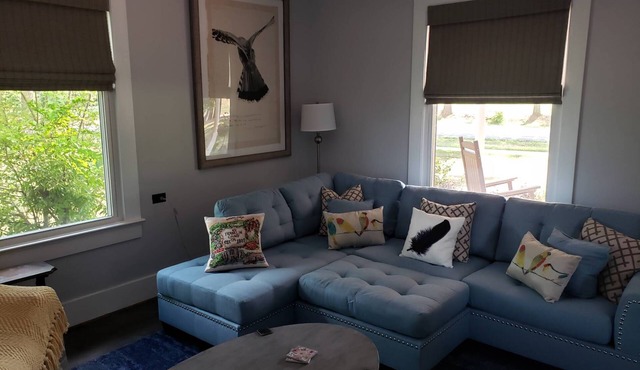 Circle E,Lake,Caverns,Sewanee &Jack Daniel’s close by with a jacuzzi waiting in Winchester