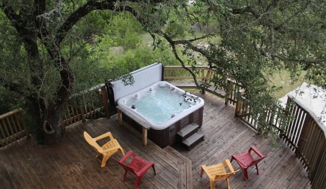 CL 1233 Villa at Canyon Lake. The lake is back 100% in Canyon Lake