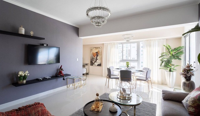 Classy-3BR-KingBed-50mbWiFi-CityCntr-A/C-YellowKey